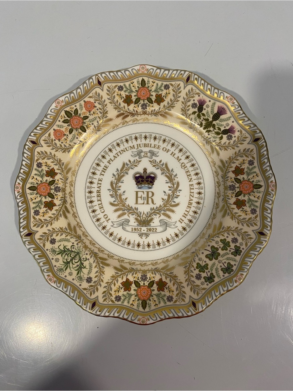 Royal Crown Derby Queen Elizabeth II Platinum Jubilee Plate LE 500 No. 461
